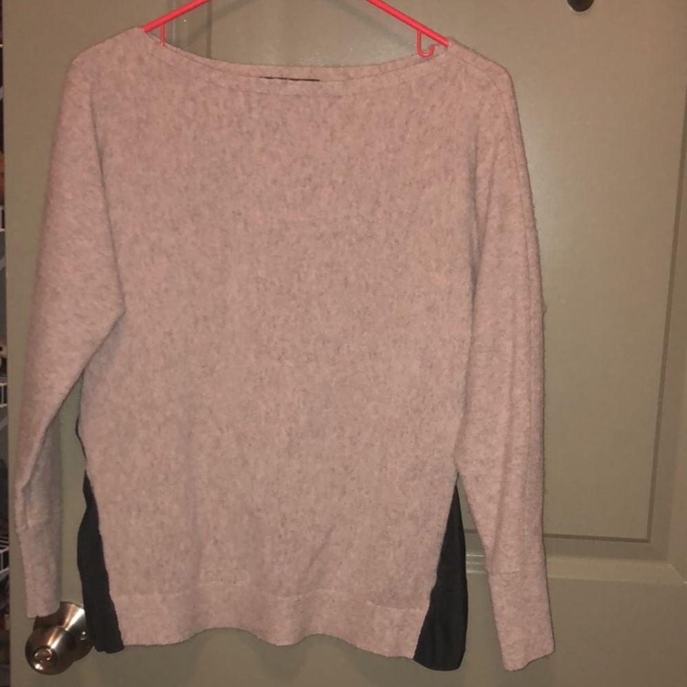 Mauve Banana Republic Sweater with black detailing